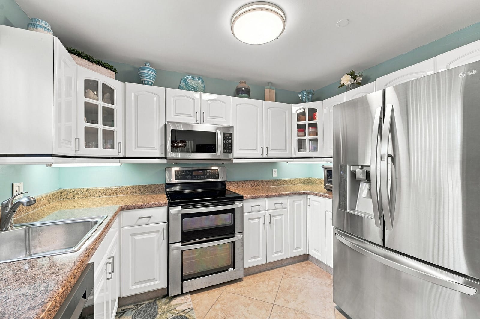 2870 NE 14TH ST Causeway 208C — photo 2