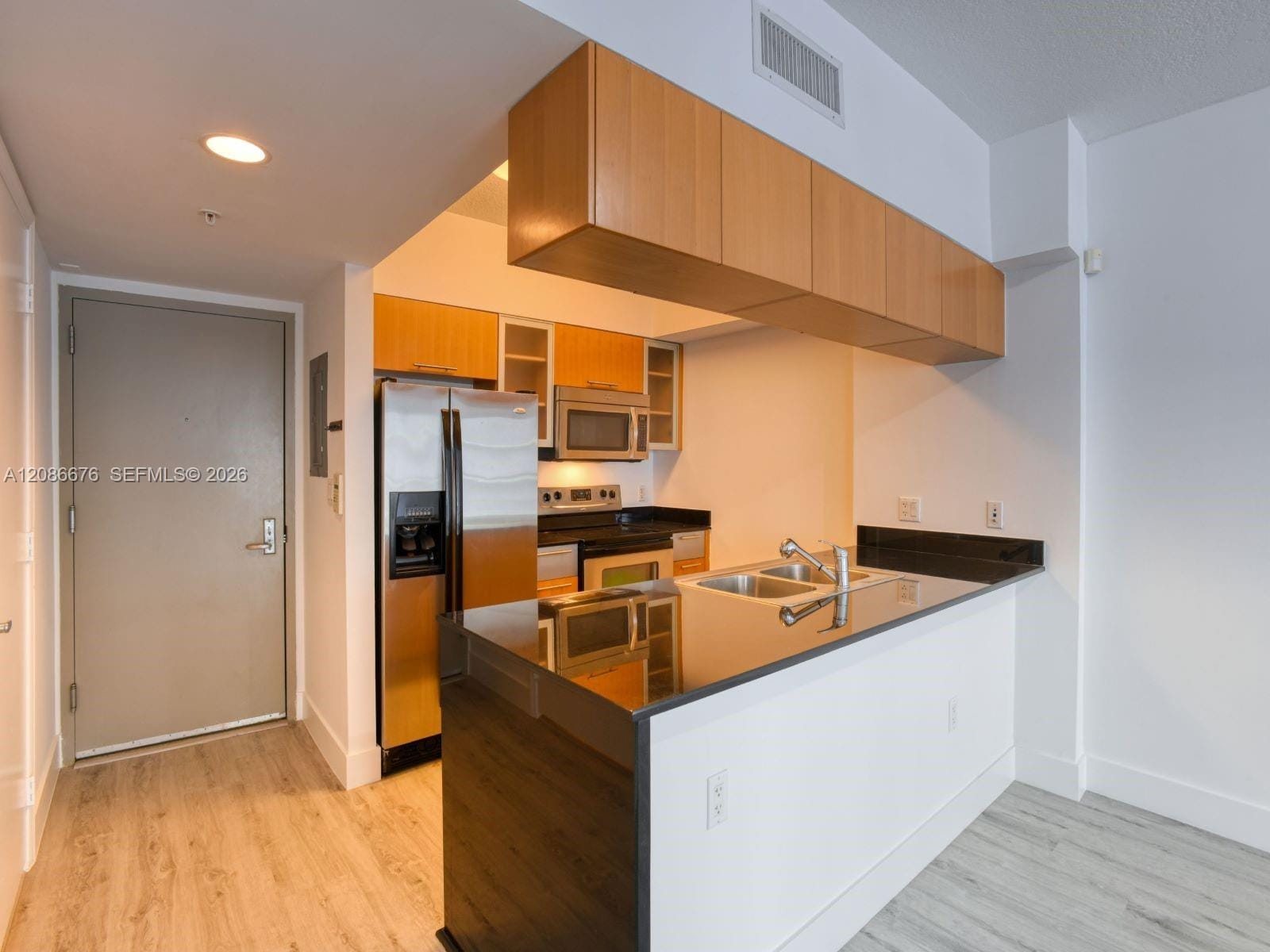 1750 N Bayshore Drive 3205 — photo 3