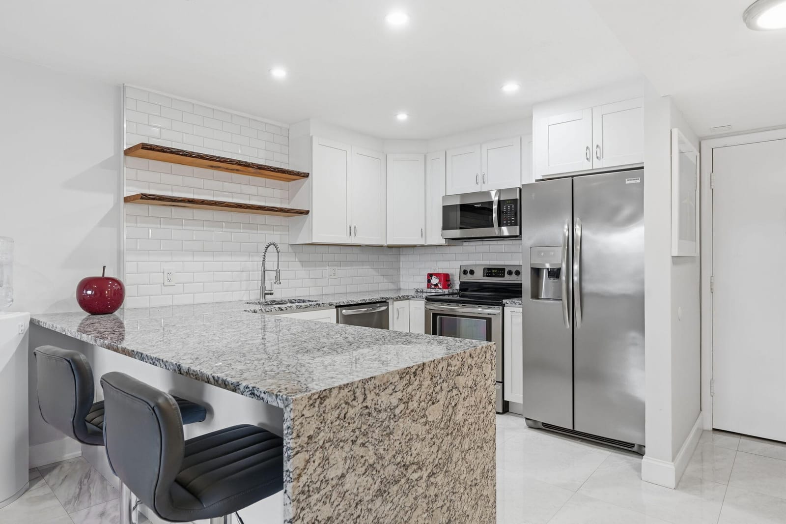 1516 S Lakeside Drive 408, Lake Worth Beach, FL 33460 photo 17