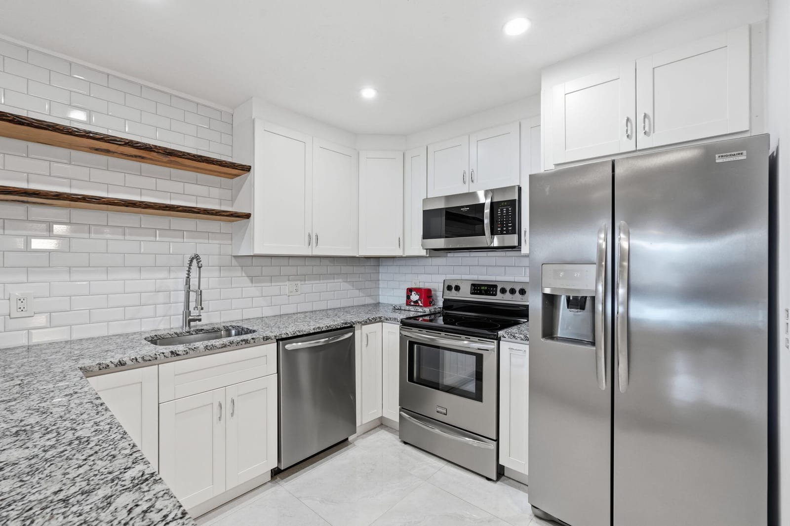 1516 S Lakeside Drive 408, Lake Worth Beach, FL 33460 photo 21