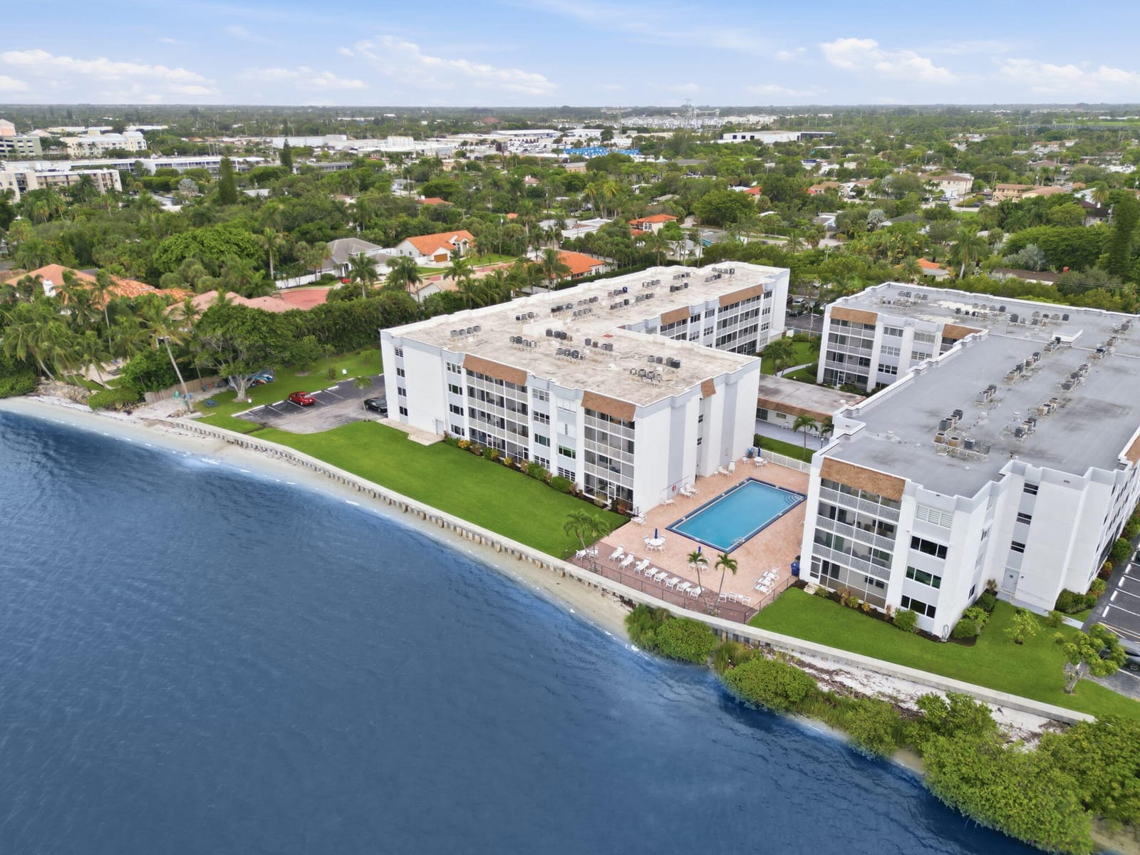 1516 S Lakeside Drive 408