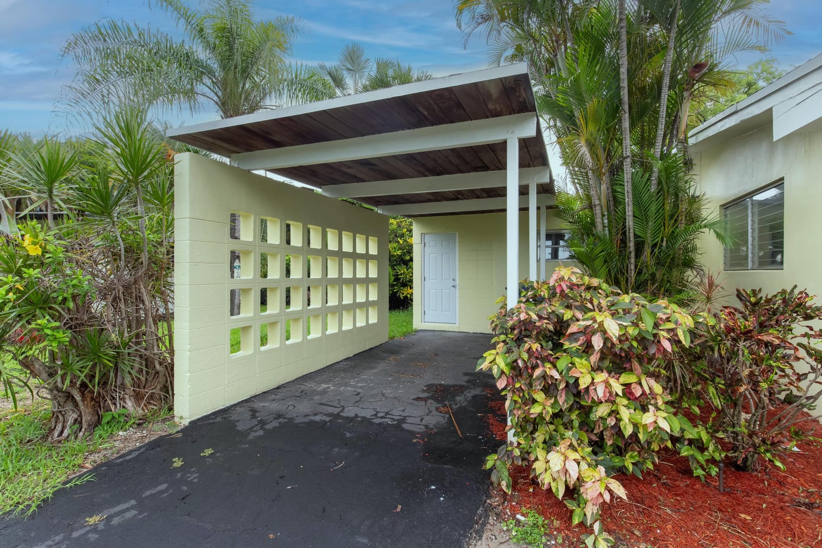 31 NE 28TH Court, Wilton Manors, FL 33334 photo 2
