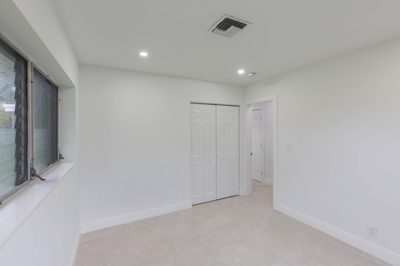 31 NE 28TH Court, Wilton Manors, FL 33334 photo 23
