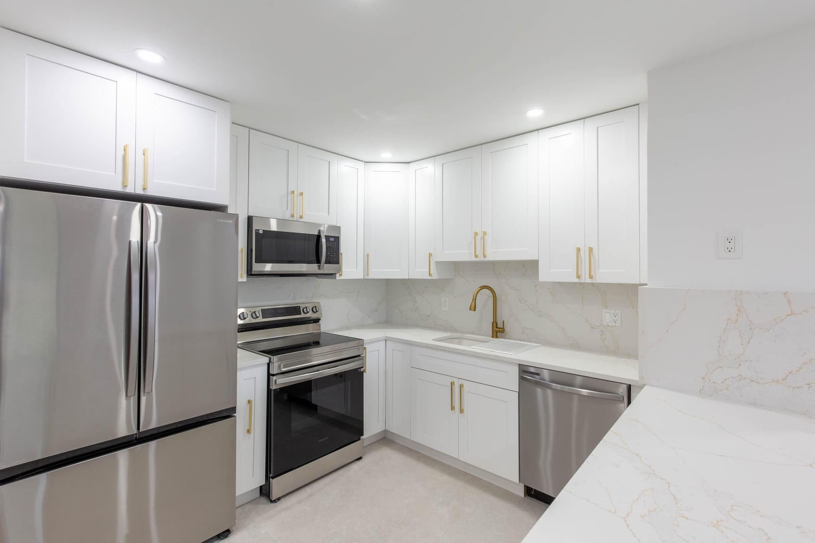 31 NE 28TH Court, Wilton Manors, FL 33334 photo 9