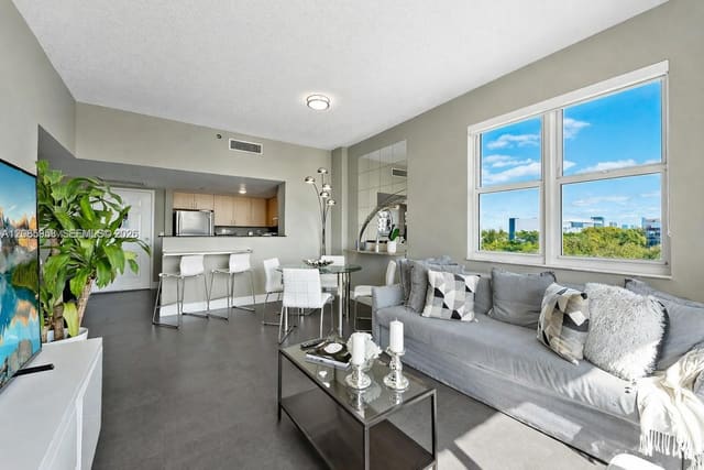 3000 Coral Way 416, Miami, FL 33145
