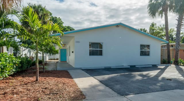 1332 LONGWOOD Street, West Palm Beach, FL 33401