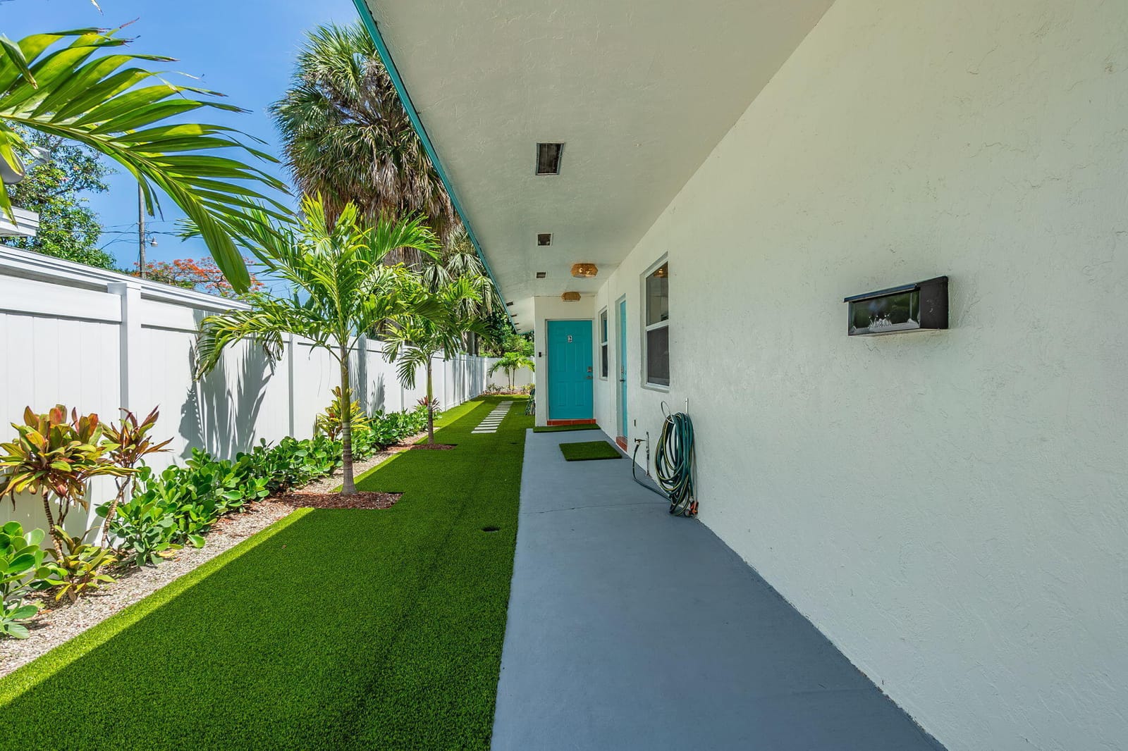1332 LONGWOOD Street, West Palm Beach, FL 33401 photo 2