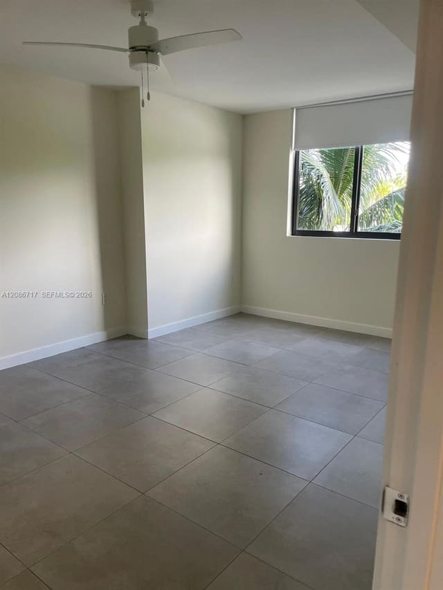16395 Biscayne Boulevard 216, North Miami Beach, FL 33160