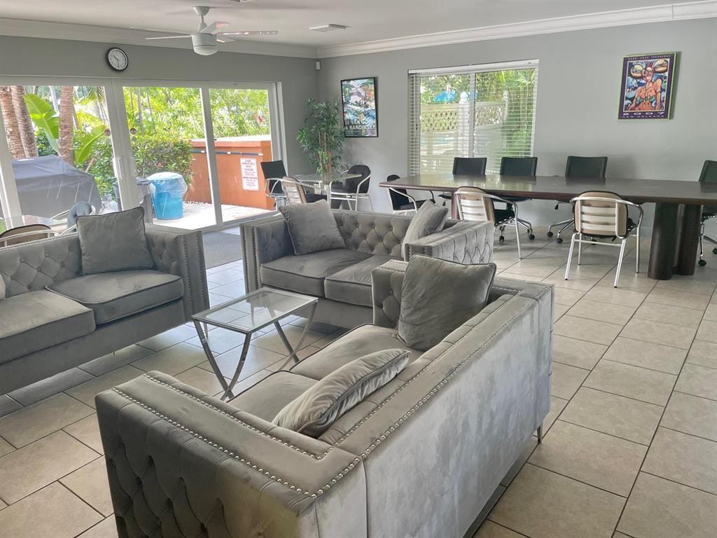 136 NE 19TH Court 220F, Wilton Manors, FL 33305 photo 17
