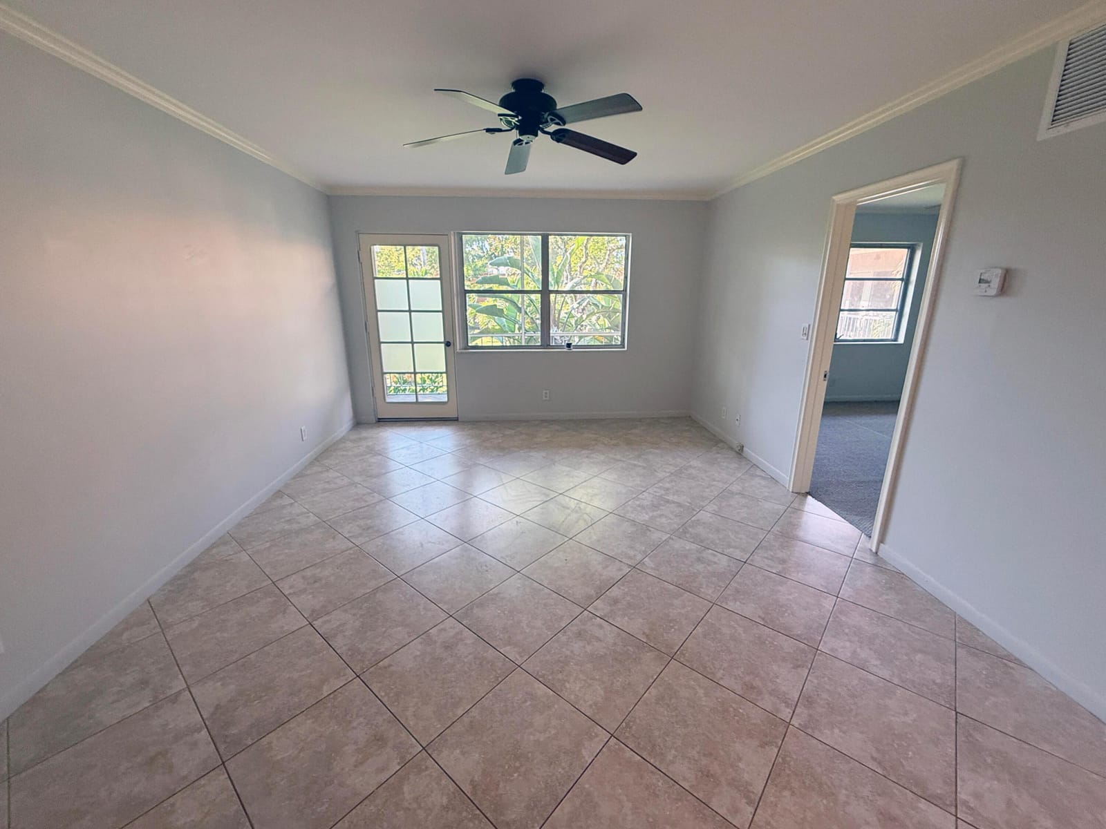 136 NE 19TH Court 220F, Wilton Manors, FL 33305 photo 4