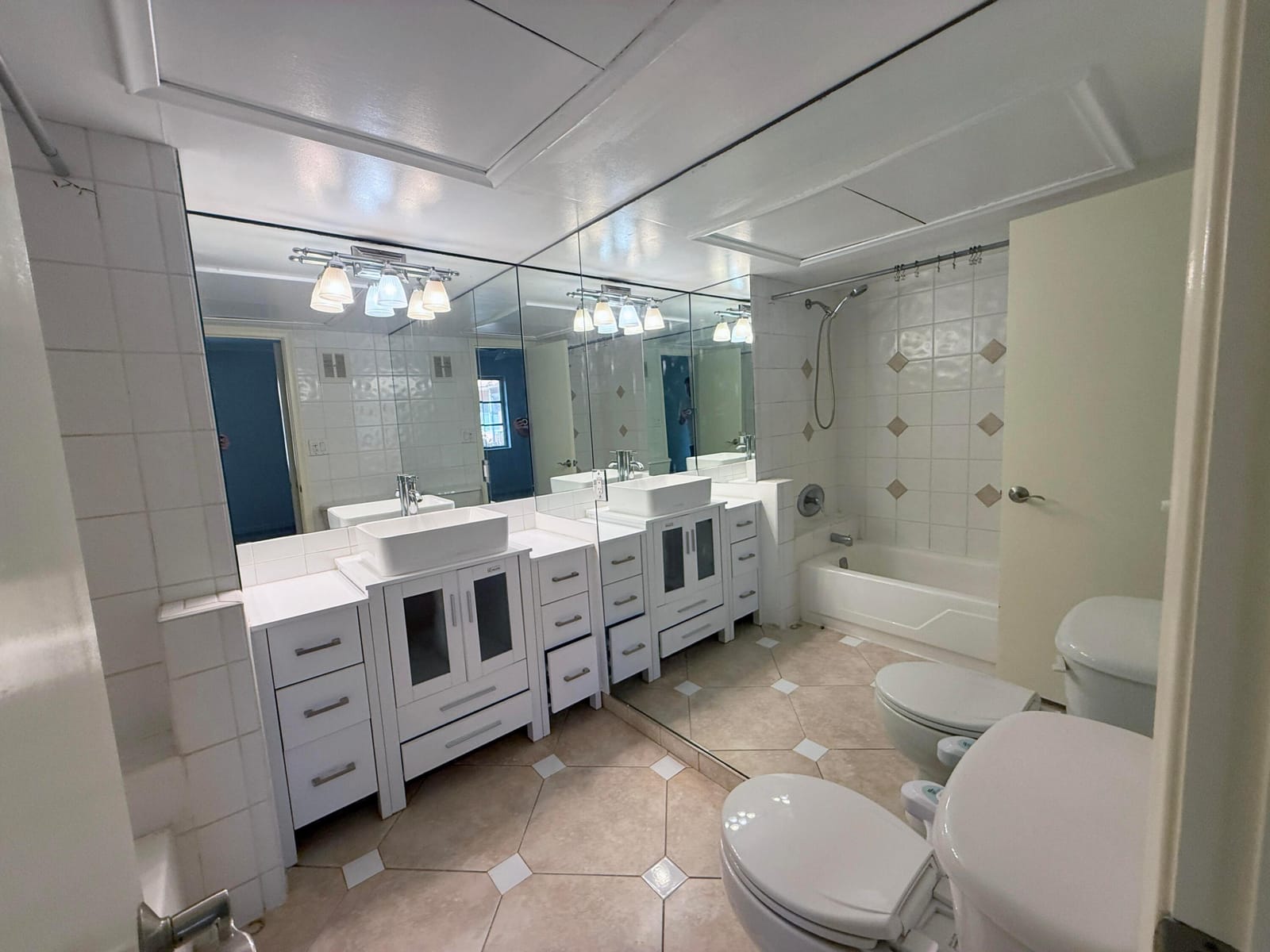 136 NE 19TH Court 220F, Wilton Manors, FL 33305 photo 9
