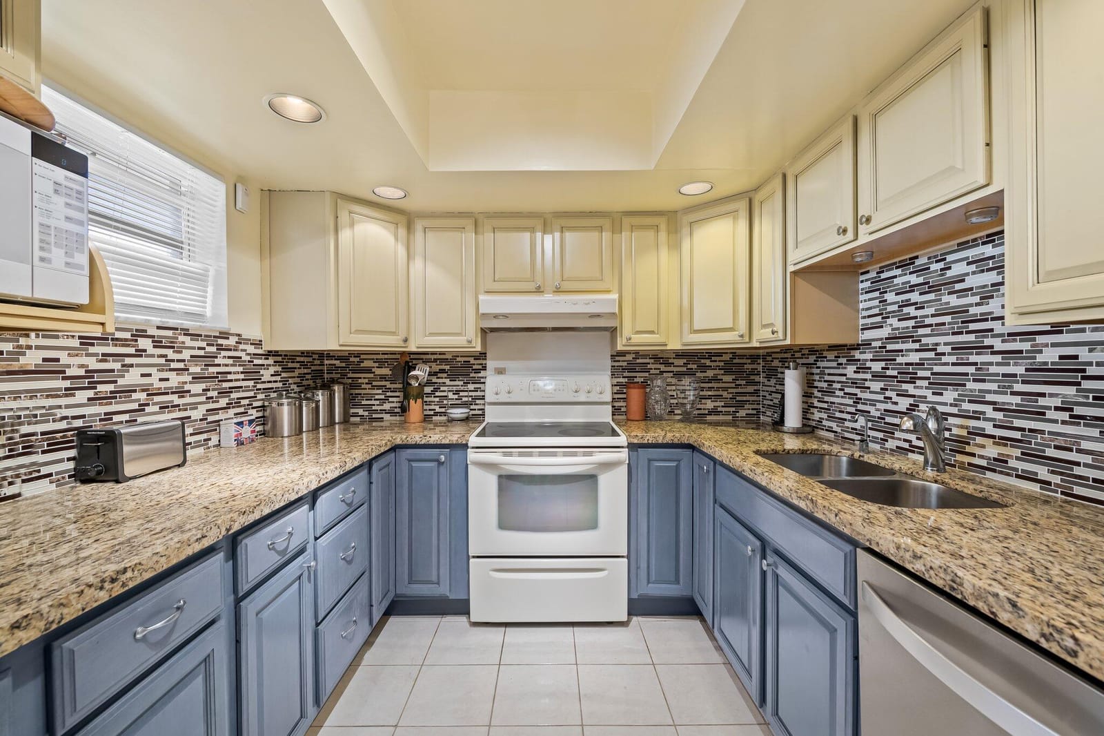 3930 Inverrary Boulevard 608-D — photo 7