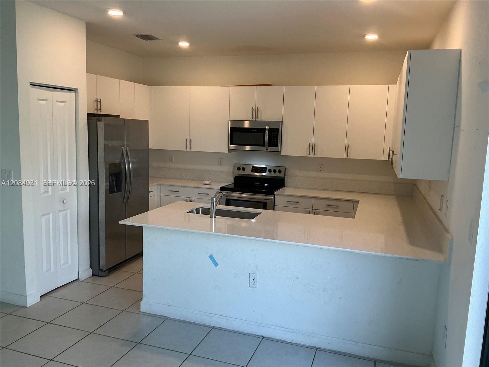 1070 SE 26th Terrace 1070 — photo 3