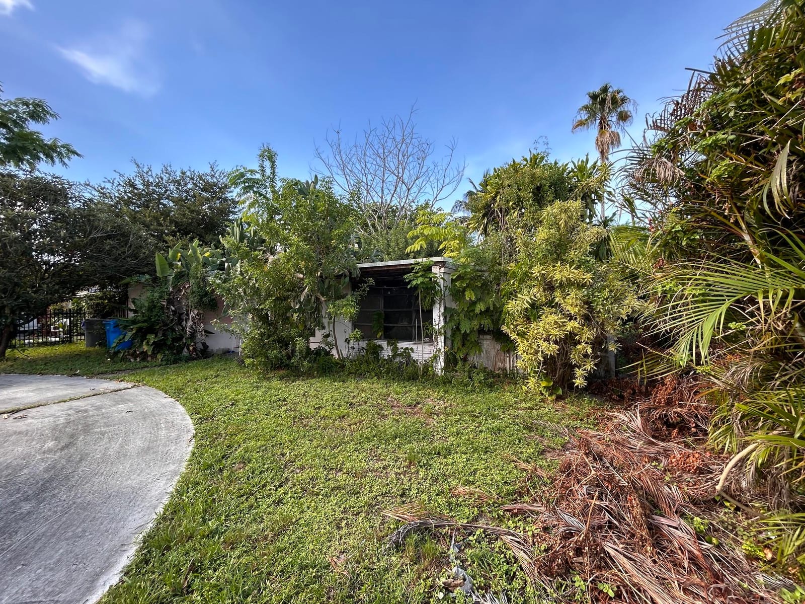 36 THOMAS Road, West Park, FL 33023 photo 2