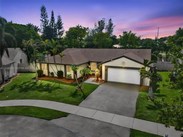 1361 White Stone Way, Davie, FL 33325