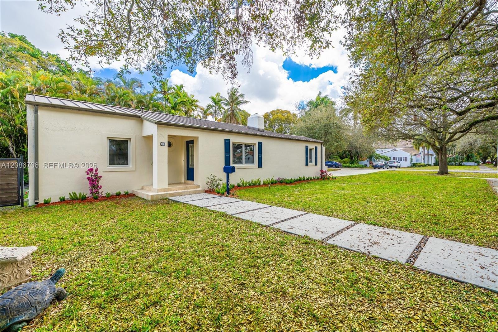 295 De Leon Drive — photo 2