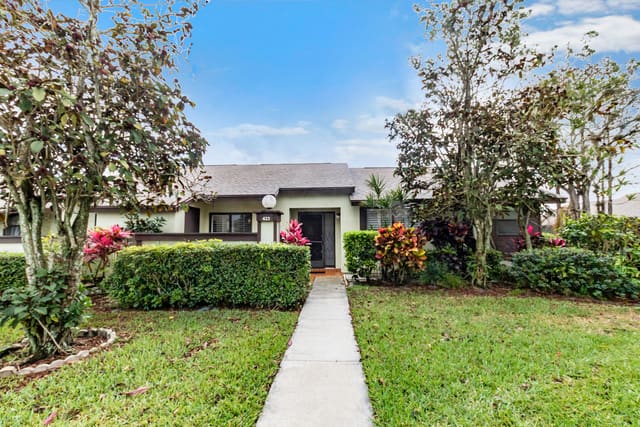 423 NARROWLEAF Court, Royal Palm Beach, FL 33411