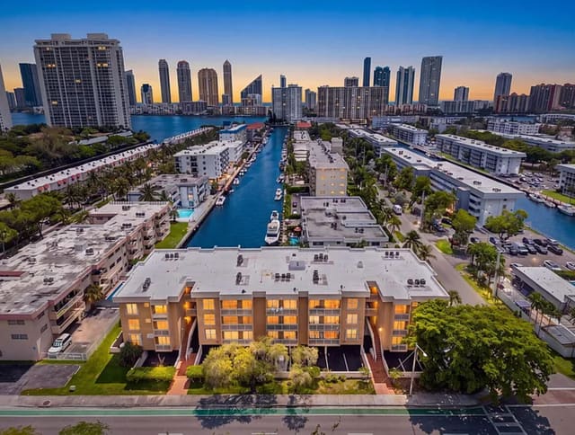 17051 NE 35TH Avenue 307, North Miami Beach, FL 33160