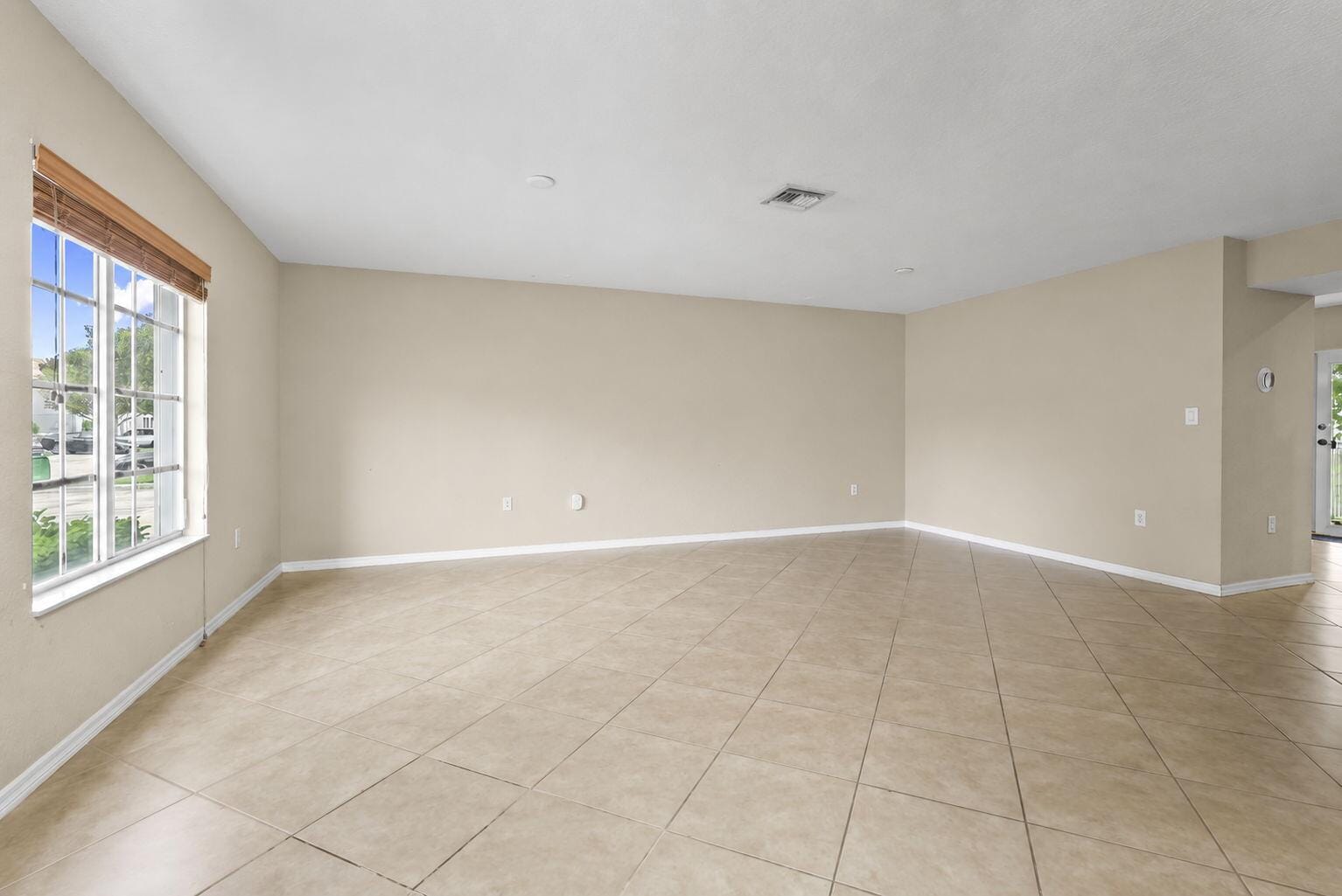 5963 GLASGOW Way — photo 7