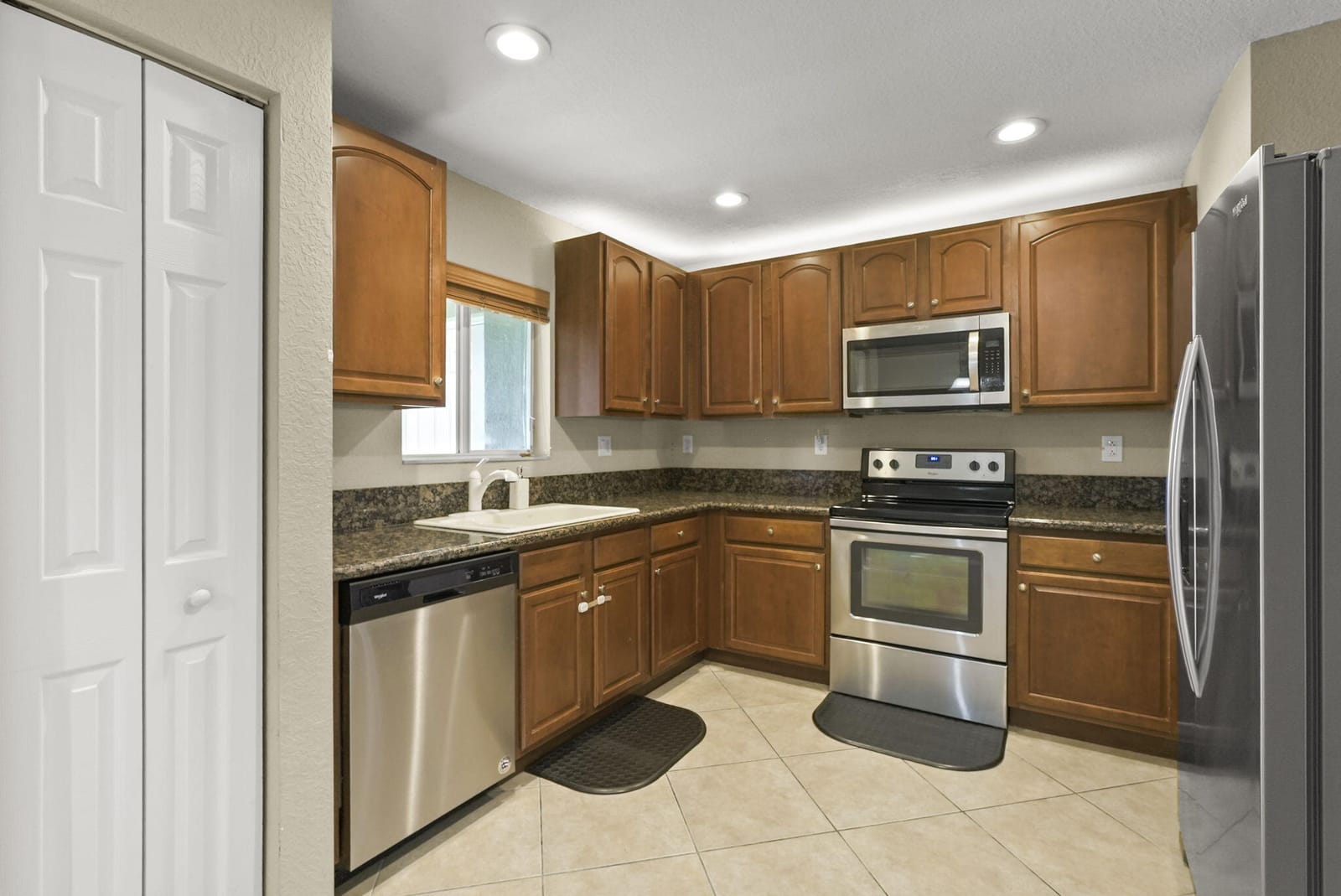 5963 GLASGOW Way — photo 8