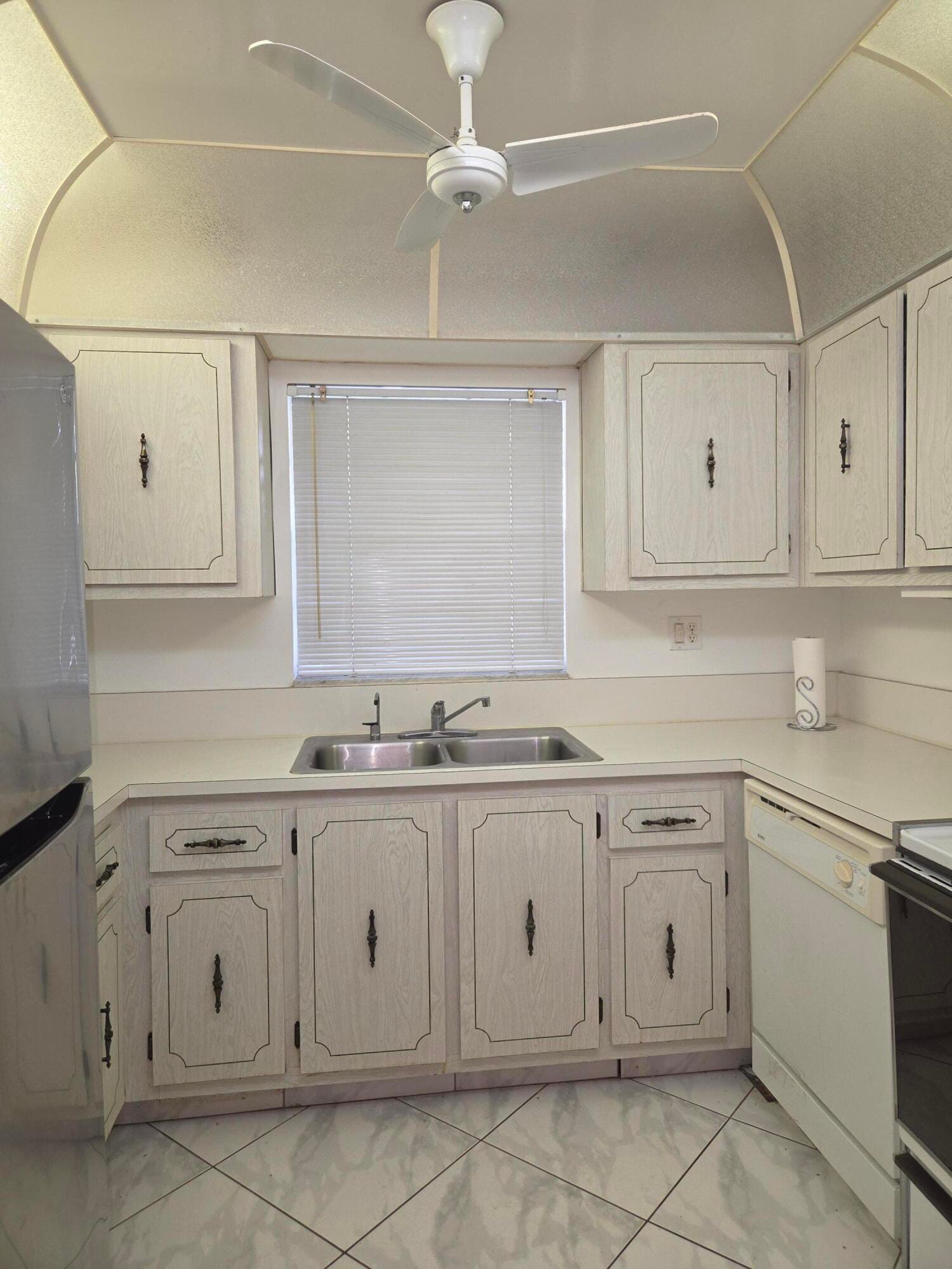 5150 LAKEFRONT Boulevard A — photo 5