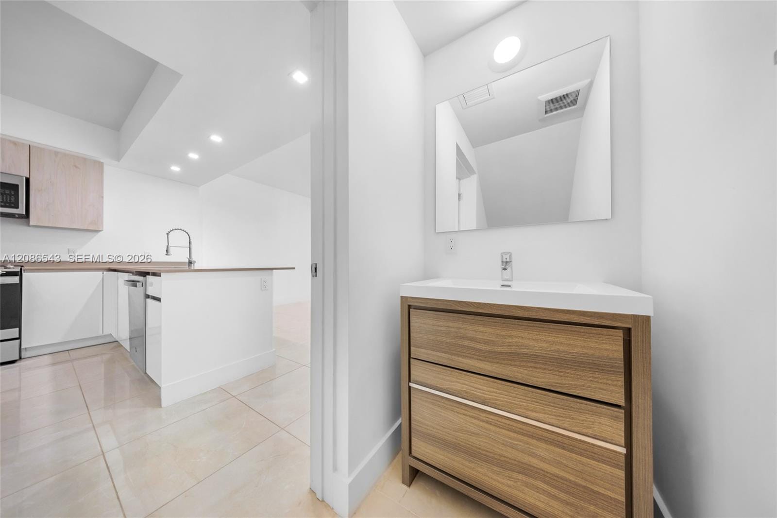 4133 N Oak Place — photo 11