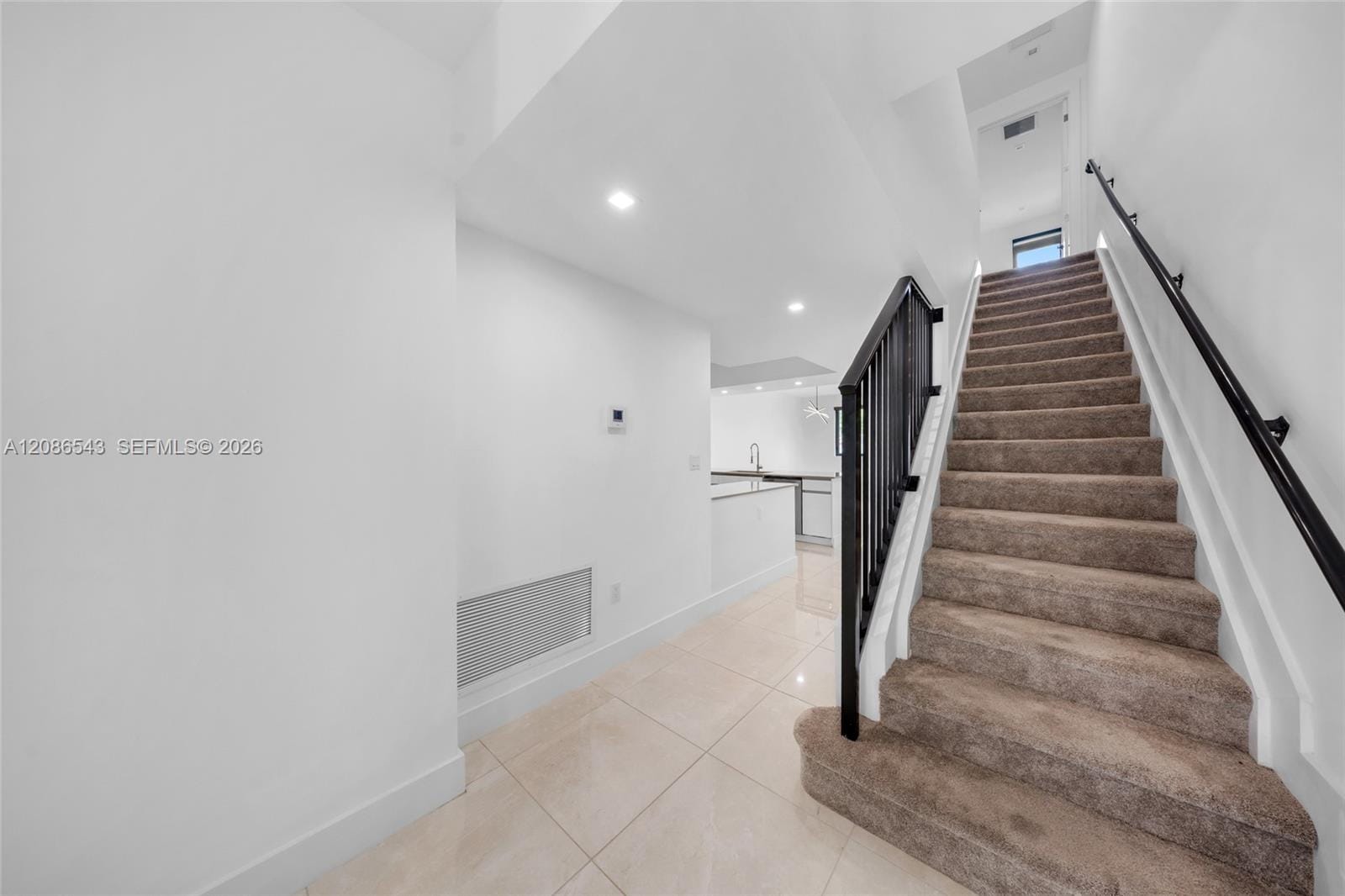4133 N Oak Place — photo 4
