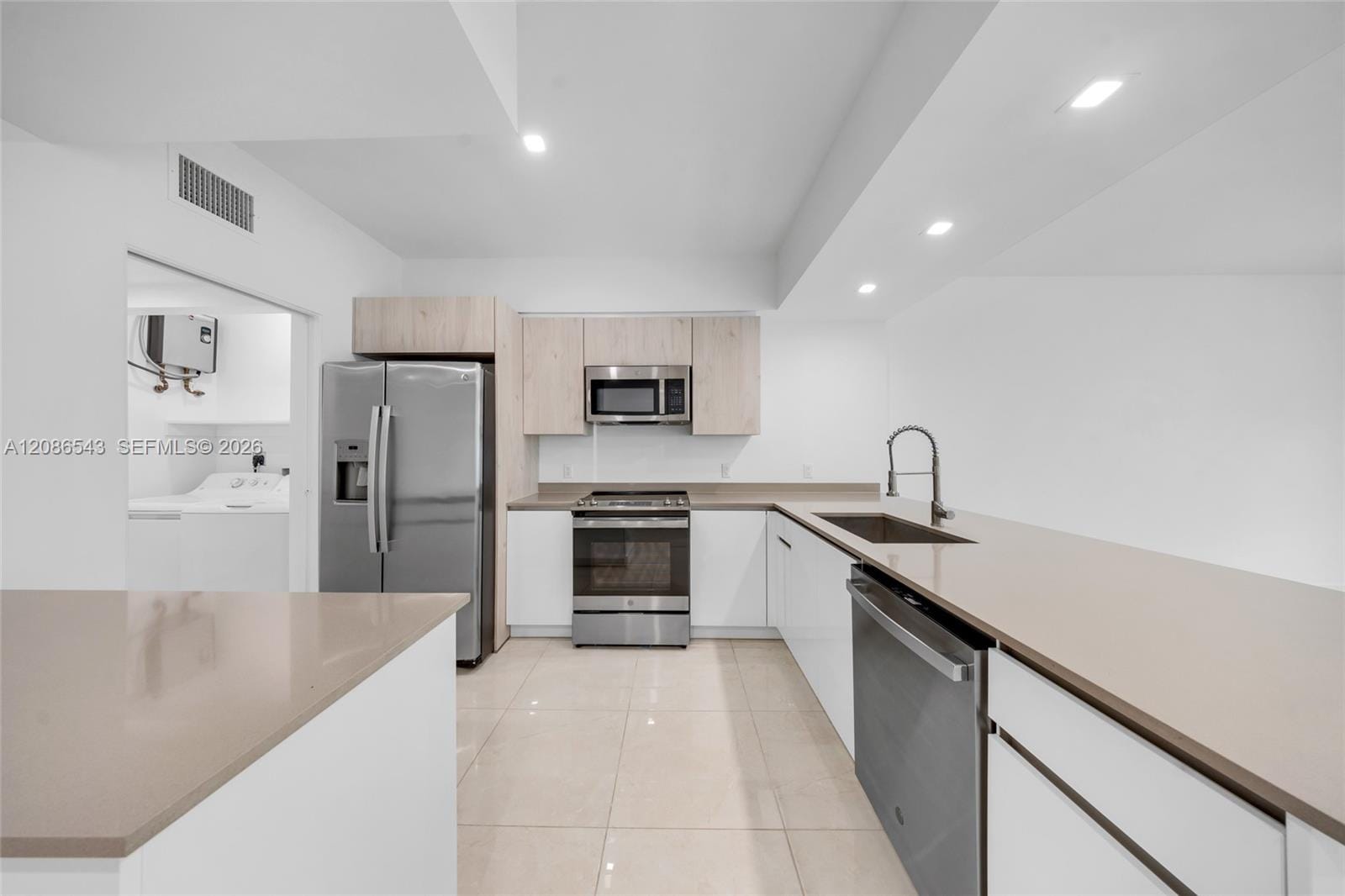 4133 N Oak Place — photo 7