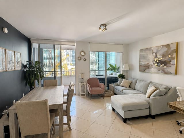 170 SE 14th Street 2007, Miami, FL 33131