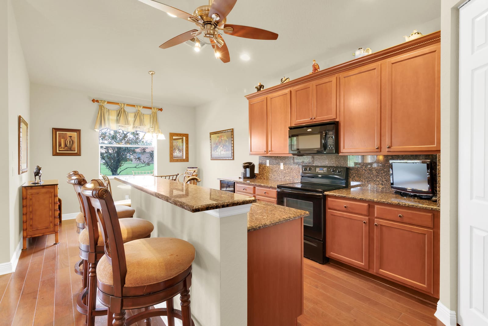 6396 LENNOX Lane — photo 7