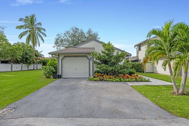 2474 Bedford Mews Drive, Wellington, FL 33414