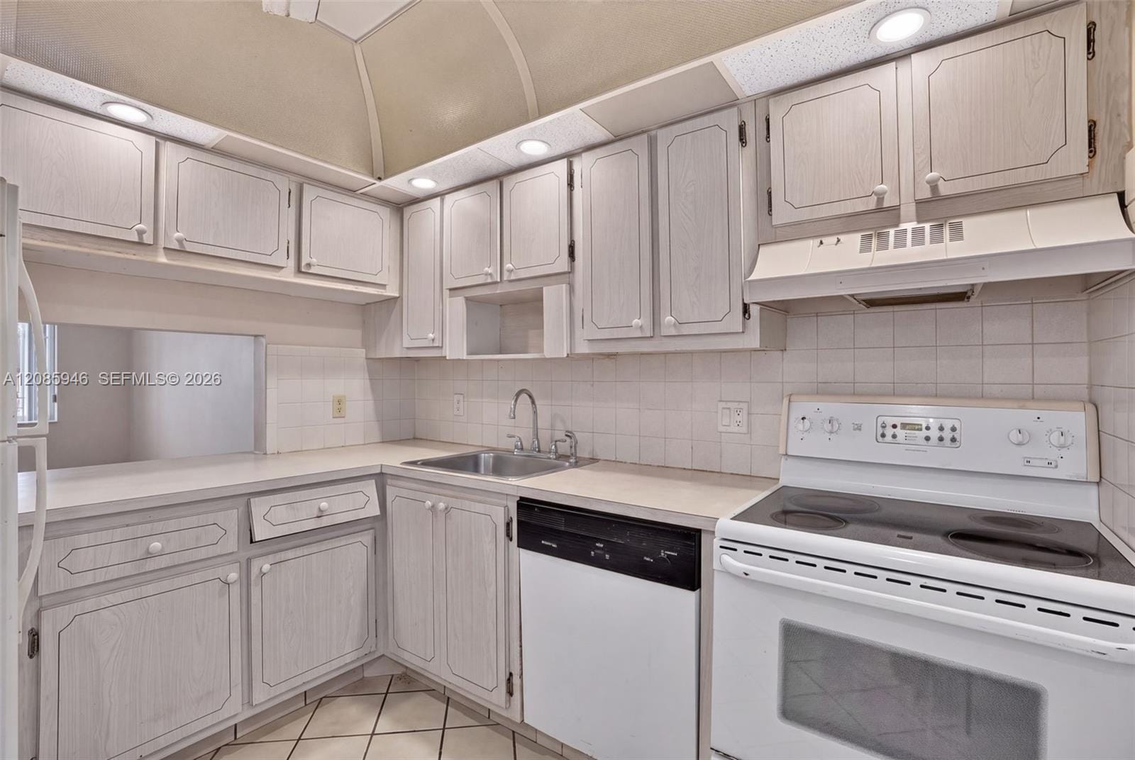 7807 Golf Cir Drive 104 — photo 6