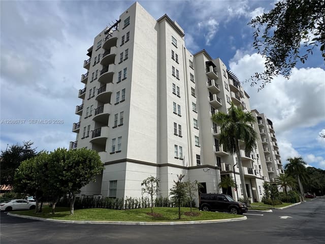 9021 SW 94th Street 303, Miami, FL 33176