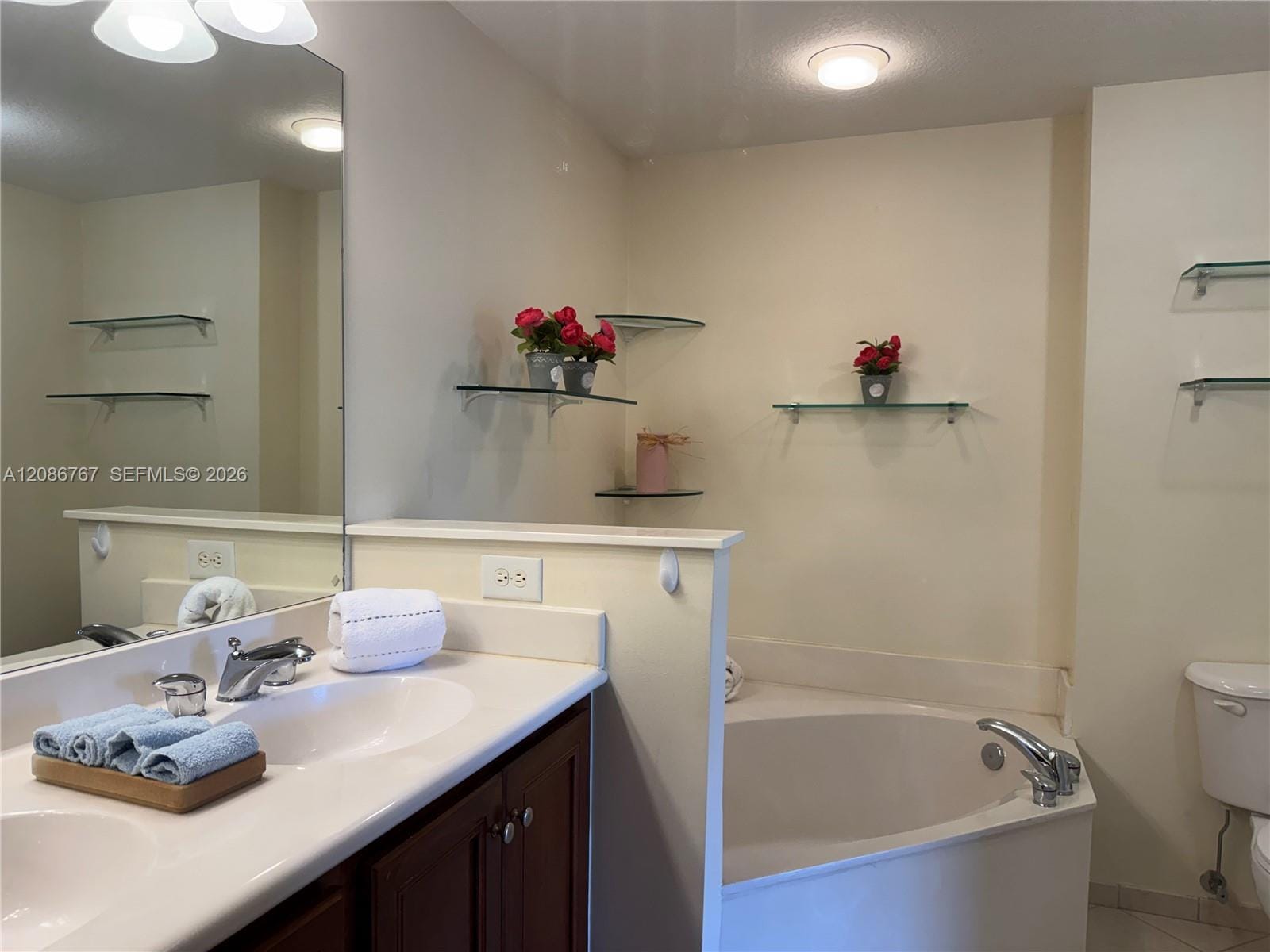 9021 SW 94th Street 303 — photo 9
