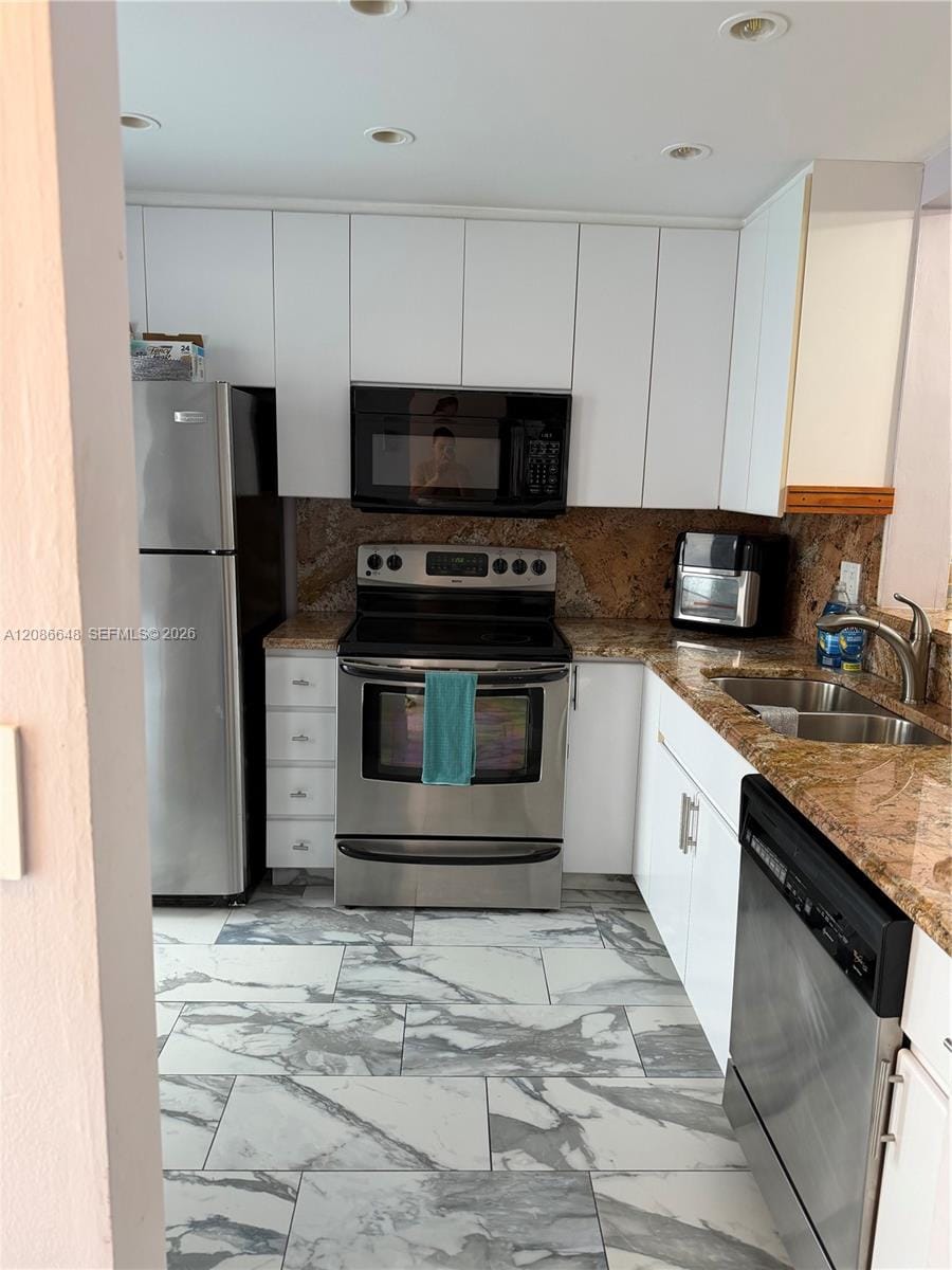 320 NE 12th Avenue 506, Hallandale Beach, FL 33009 photo 3