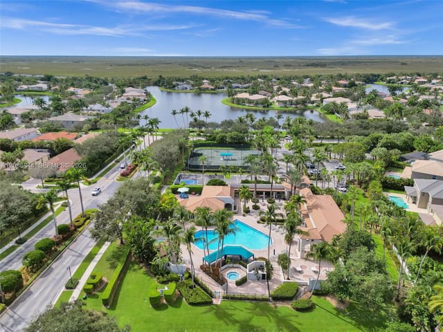 19462 Saturnia Lakes Drive, Boca Raton, FL 33498