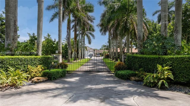 26145 SW 194th Avenue, Homestead, FL 33031
