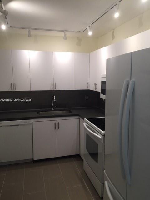 2500 Parkview Drive 2004, Hallandale Beach, FL 33009 photo 8