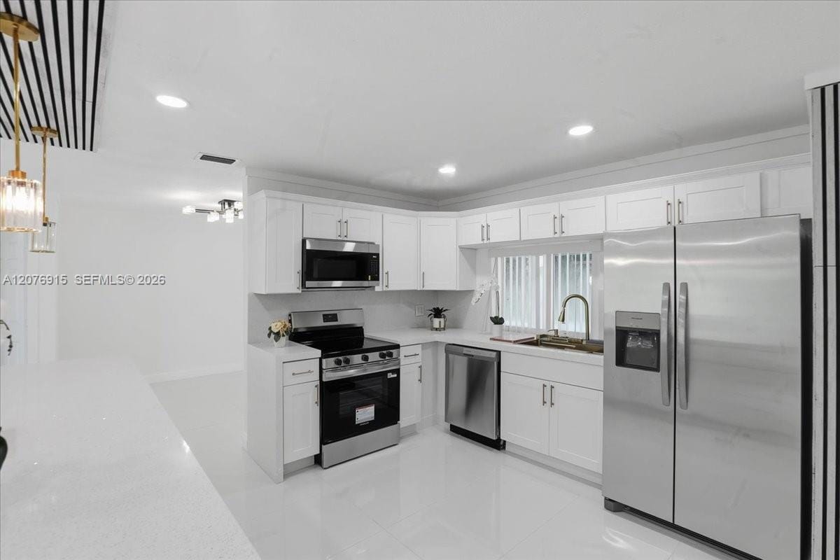 8300 SW 26th Place, Davie, FL 33328 photo 12