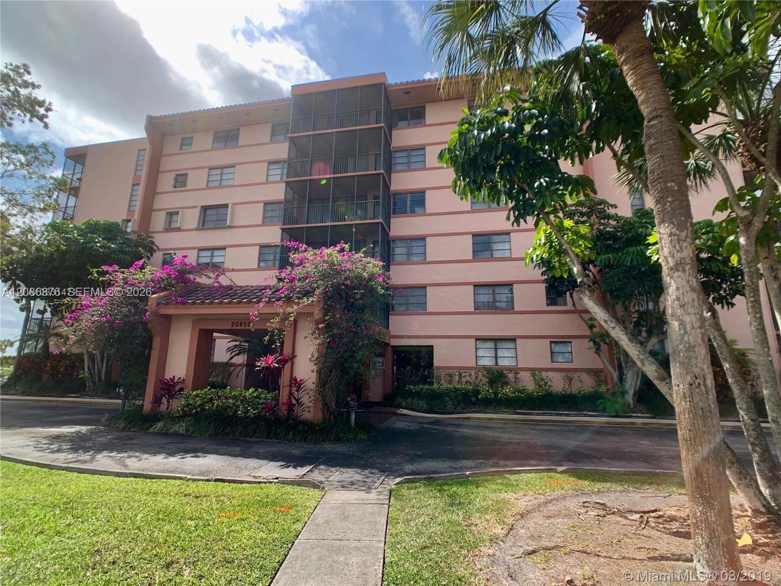 20840 San Simeon Way 702, Miami, FL 33179