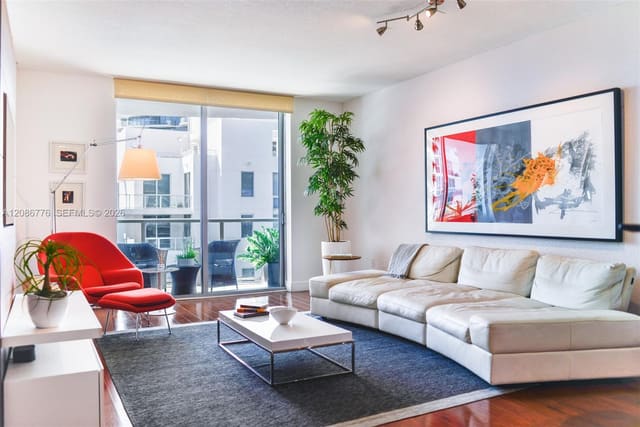 1060 Brickell Avenue 3515, Miami, FL 33131