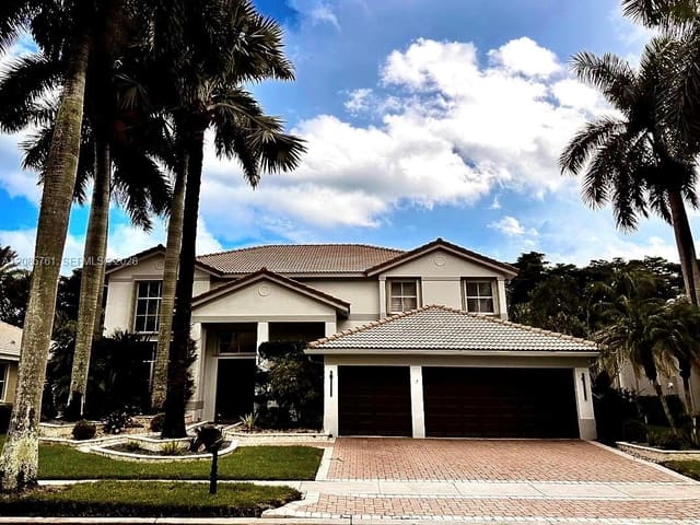 1606 Victoria Pointe Circle, Weston, FL 33327