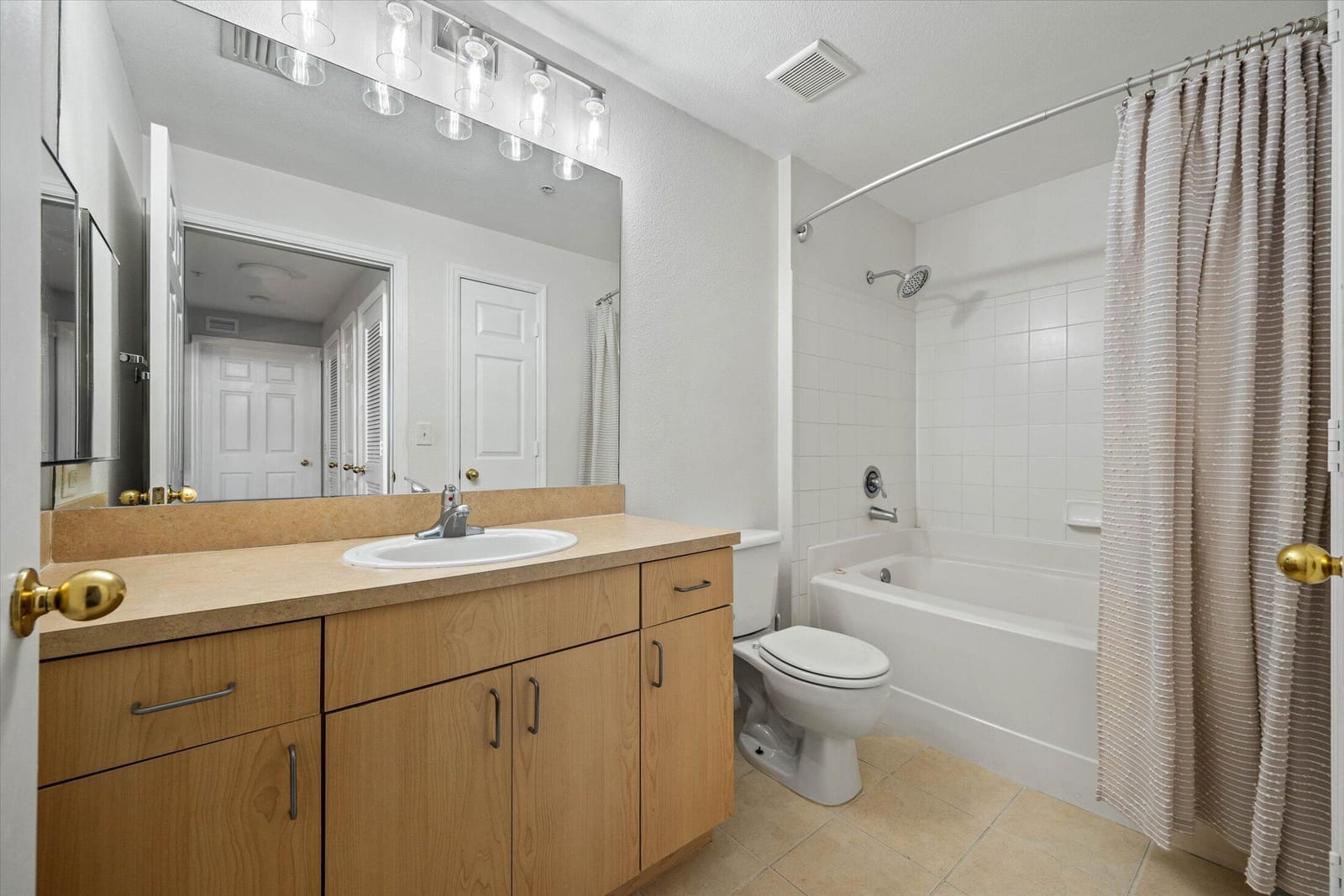 533 NE 3rd Avenue 310, Fort Lauderdale, FL 33301 photo 16