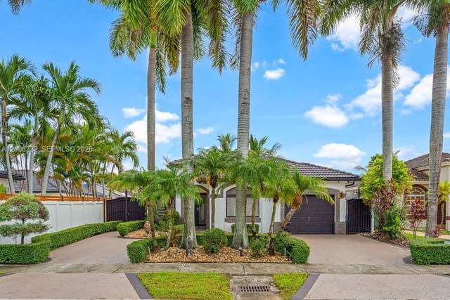 19953 NW 78th Avenue, Hialeah, FL 33015
