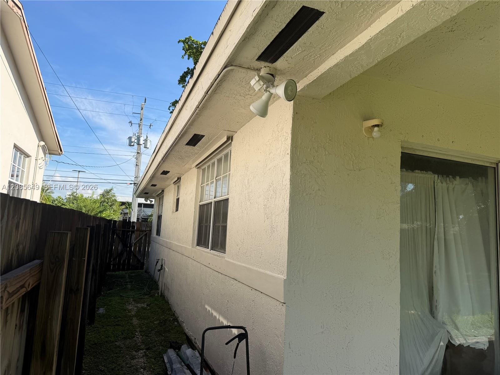 617 SW 1st Street, Hallandale Beach, FL 33009 photo 3