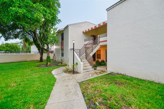 20005 NE 3rd Court 3, Quatraine, Miami, FL