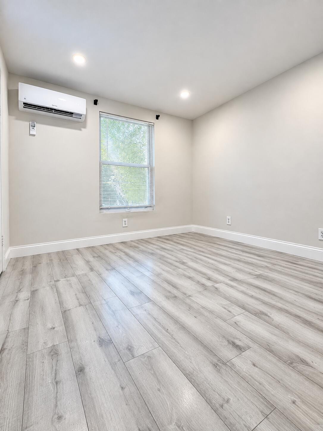 1028 18TH Street 0 — photo 8