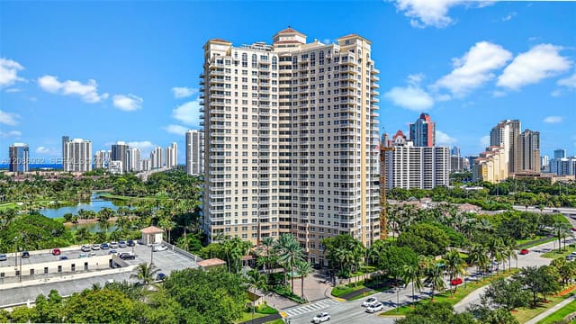 19501 W Country Club Drive 1508, Aventura, FL 33180