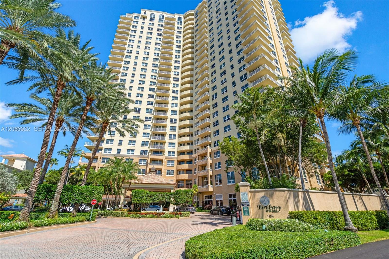19501 W Country Club Drive 1508, Aventura, FL 33180 photo 2