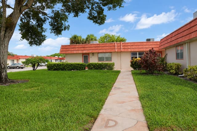 120 Seville D, Delray Beach, FL 33446